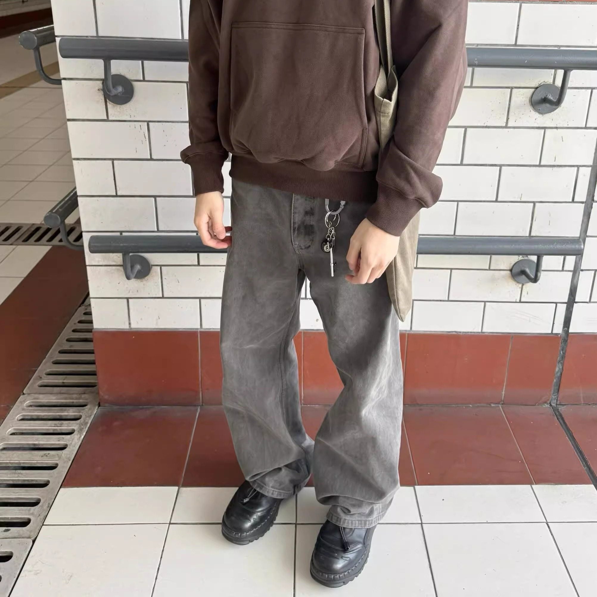 RELAY Distressed Gray Denim