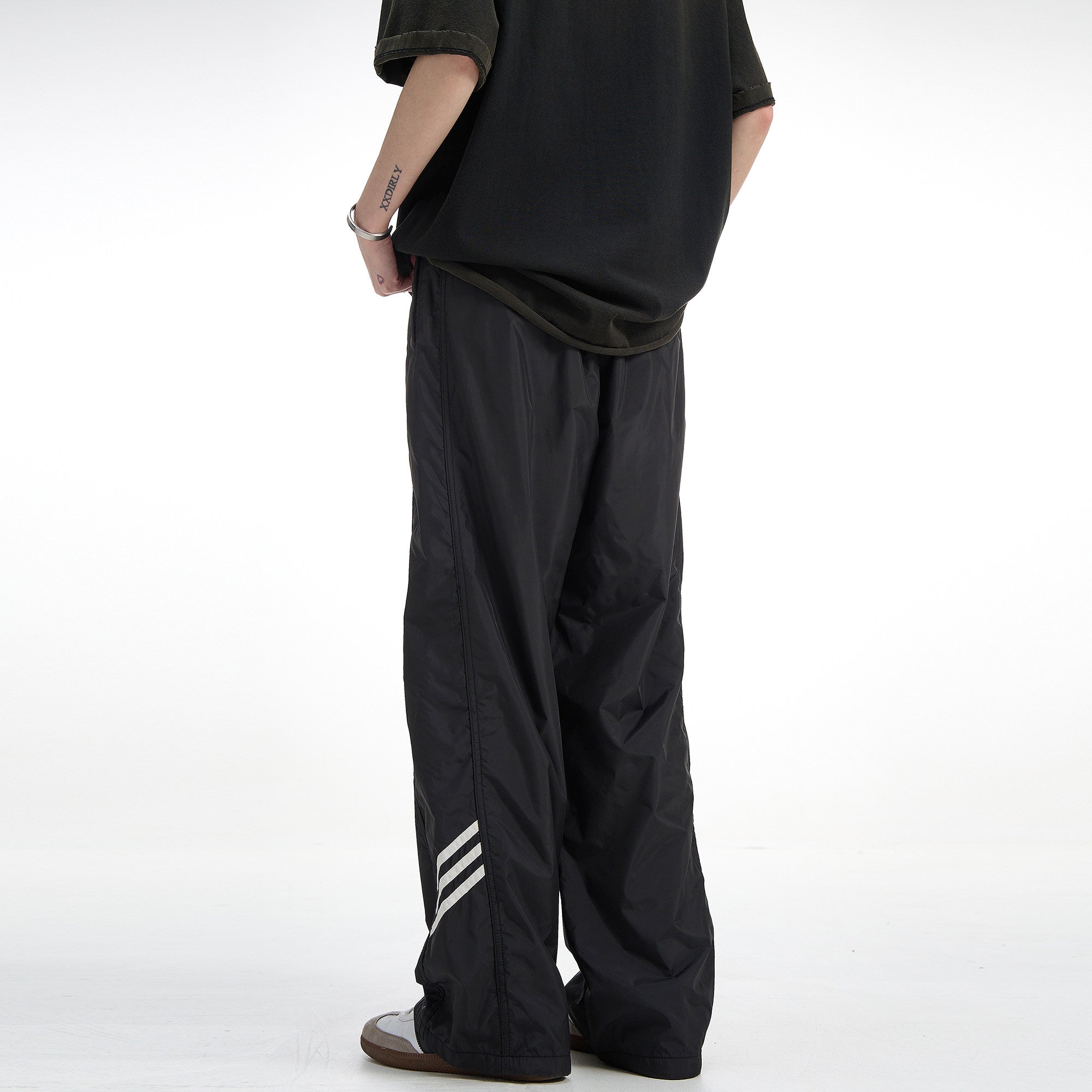 Essentials Line Sweats