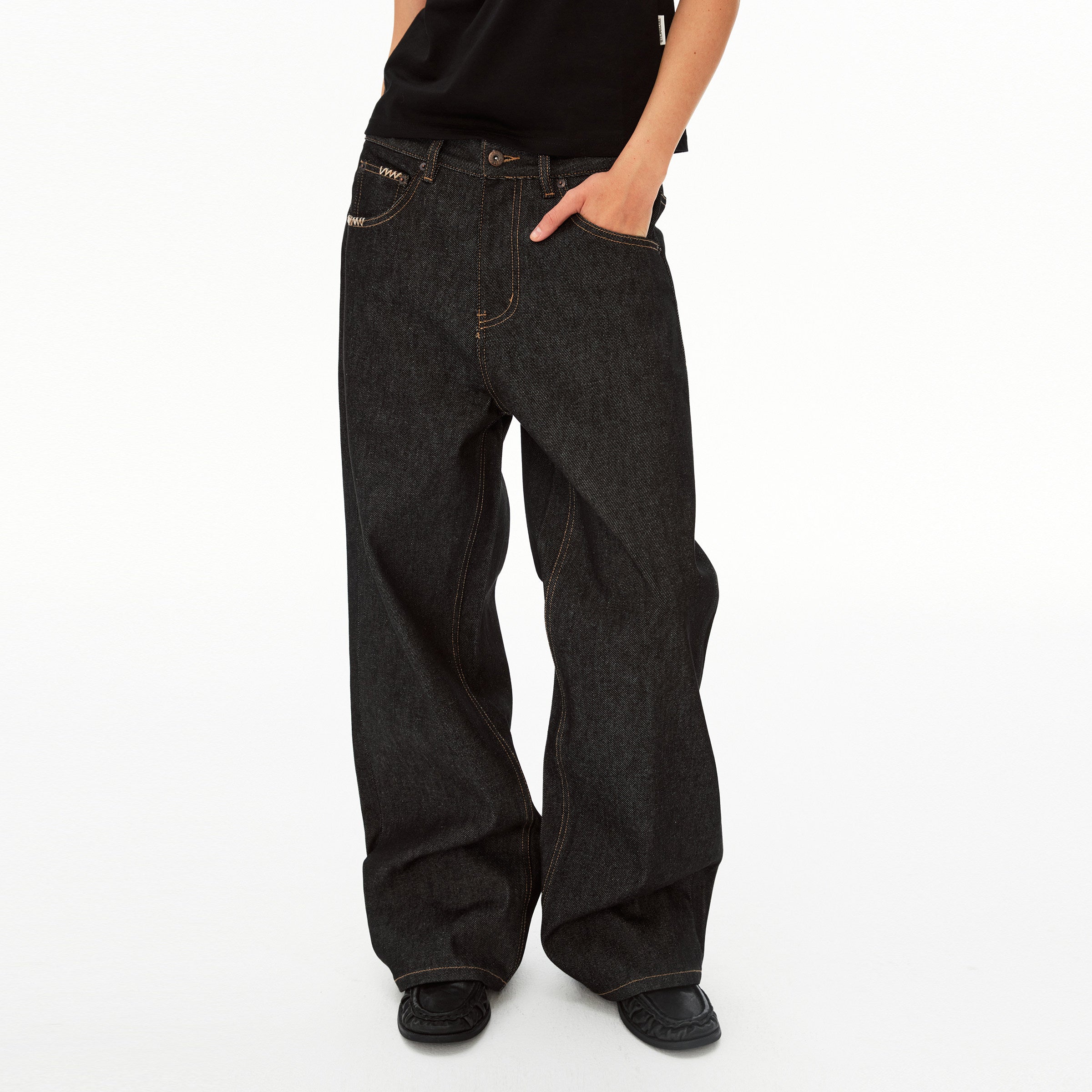 Vanta Core Straight Denim