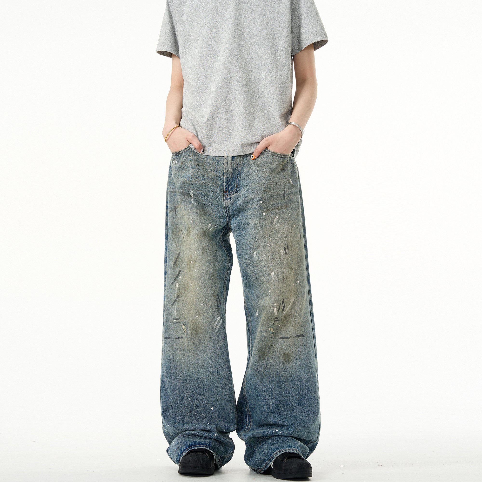 Studio Wash Wide Jeans