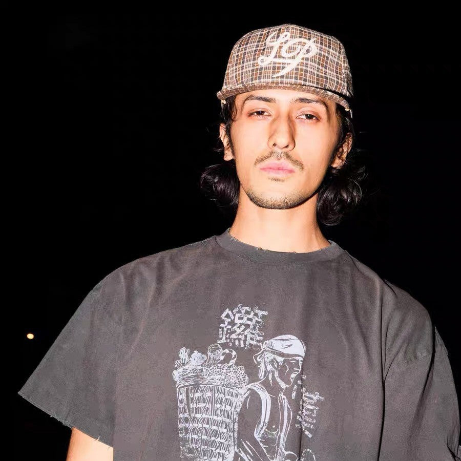 New flat top retro embroidered plaid baseball hat flat brim for men and women versatile face small shopping sunshade peaked hat